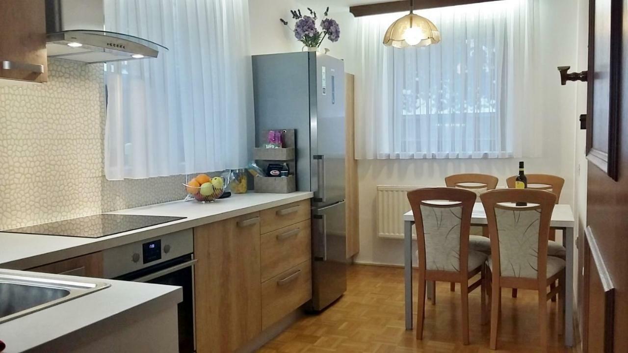 Matt'S Central Place Блед Стая снимка