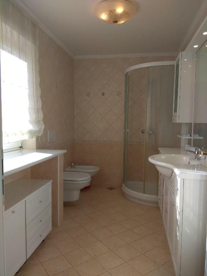 Matt'S Central Place Блед Екстериор снимка